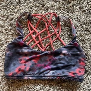 Lululemon Sports Bra Cross back Free To Bra